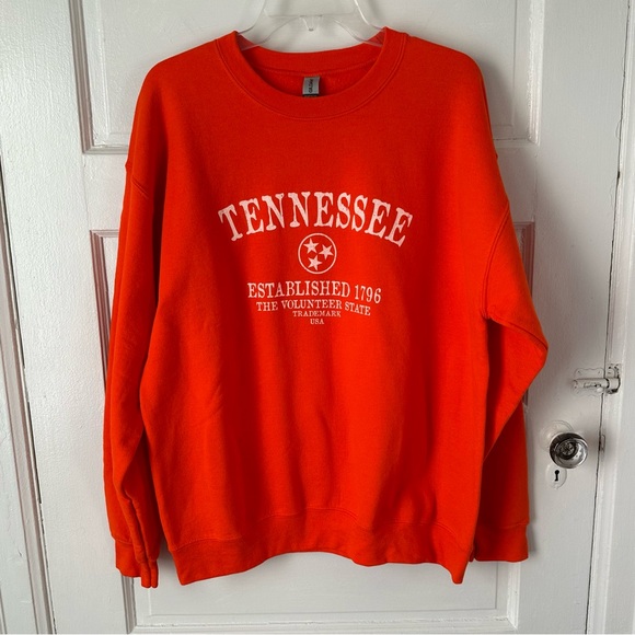 Gildan Tops - 3/$20💥 Tennessee Graphic Print Crewneck Sweatshirt Orange Volunteer State Cotton